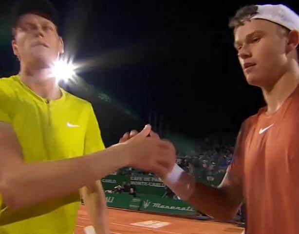 开云体育官网-张奔斗:男子球员赛后的握手戏也越来越戏多了