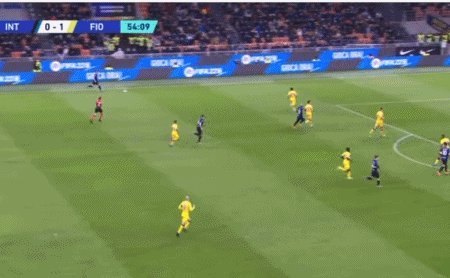 1647714979848088902.gif