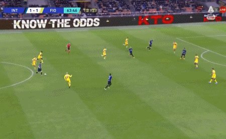 1647729693493076599.gif